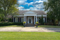 2205 Vestavia Dr, Vestavia Hills